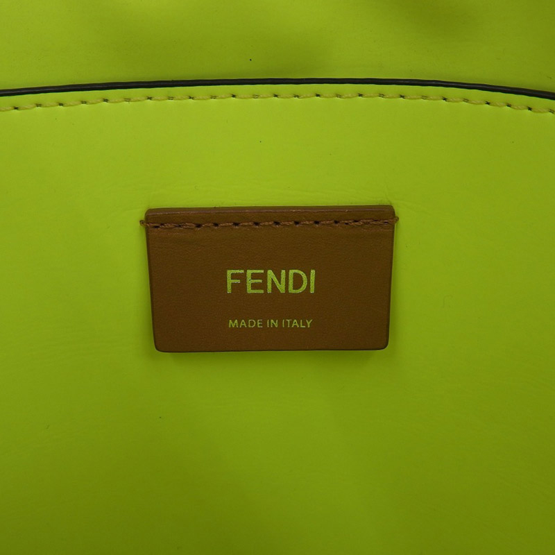 http://フェンディ%20FENDI%20バッグバグズ%20ショルダーバッグ%20モンスター%20レザー%20ブラック/グリーン%207VA461%20中古%20OB1743