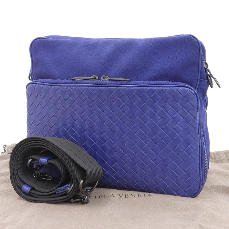http://ボッテガヴェネタ%20BOTTEGA%20VENETA%20イントレチャート%20ショルダーバッグ%20メッセンジャーバッグ%20キャンバス/レザー%20ブルー%20中古%20OB1745