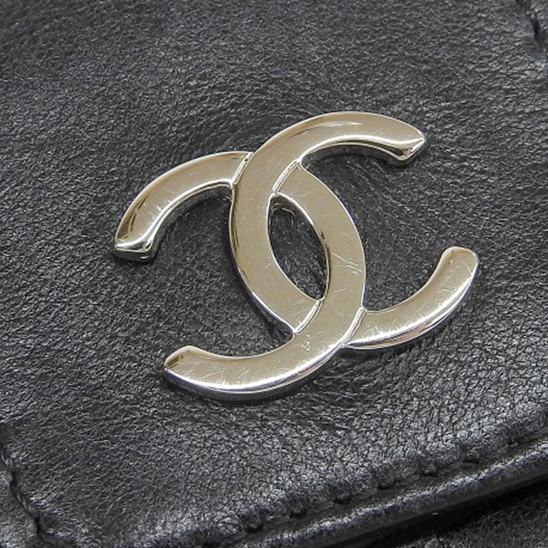 http://シャネル%20CHANEL%20二つ折り財布%20コンパクトウォレット%20アイコン%20レザー%20ブラック%209番台%20中古%20CH0906