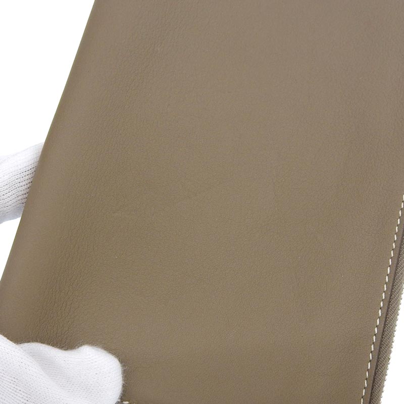 http://エルメス%20HERMES%20ノートカバー%20EAジップ%20ヴォー・スイフト%20エトゥープ%20C刻印%202018年%20中古%20HE0920