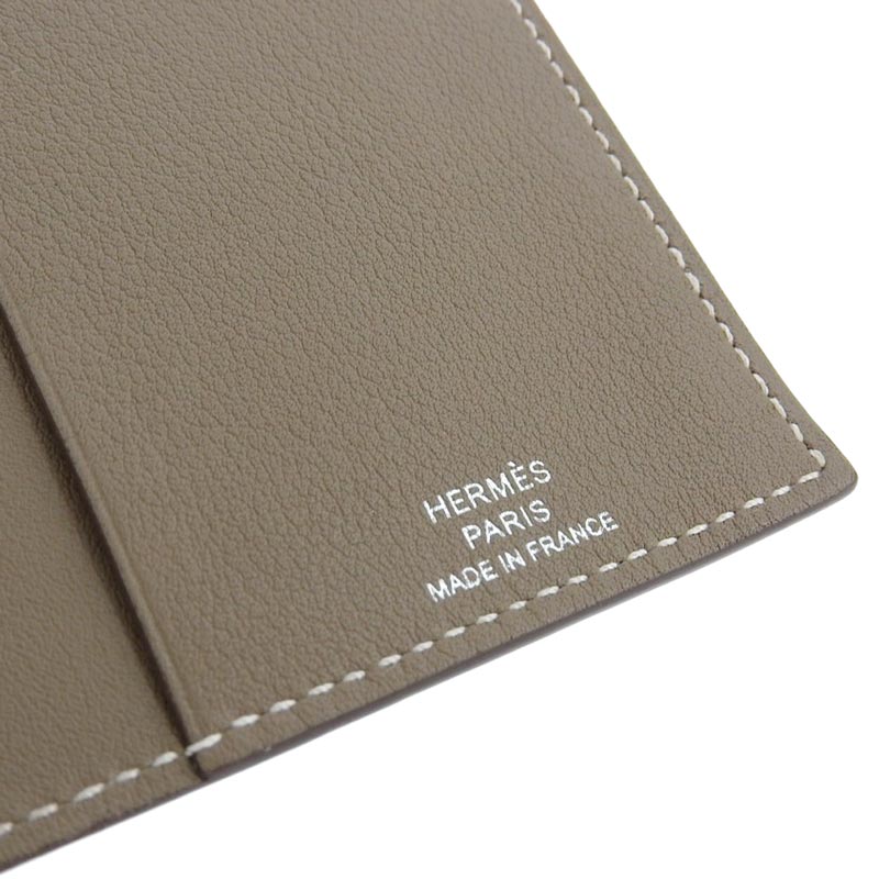 http://エルメス%20HERMES%20ノートカバー%20EAジップ%20ヴォー・スイフト%20エトゥープ%20C刻印%202018年%20中古%20HE0920