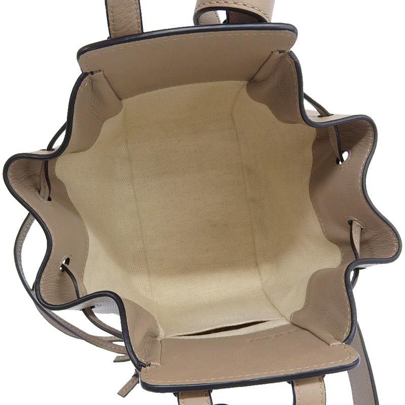 http://ロエベ%20LOEWE%20ハンモックスモール%20ドローストリング%202WAYバッグ%20ハンドバッグ%20ショルダーバッグ%20レザー%20グレージュ%20中古%20OB1541