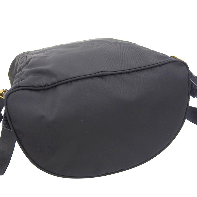 http://プラダ%20PRADA%20ロボット%20バックパック%20リュックサック%20ナイロン%20レザー%20ブラック%20シルバー%201BZ032%20中古%20OB1739