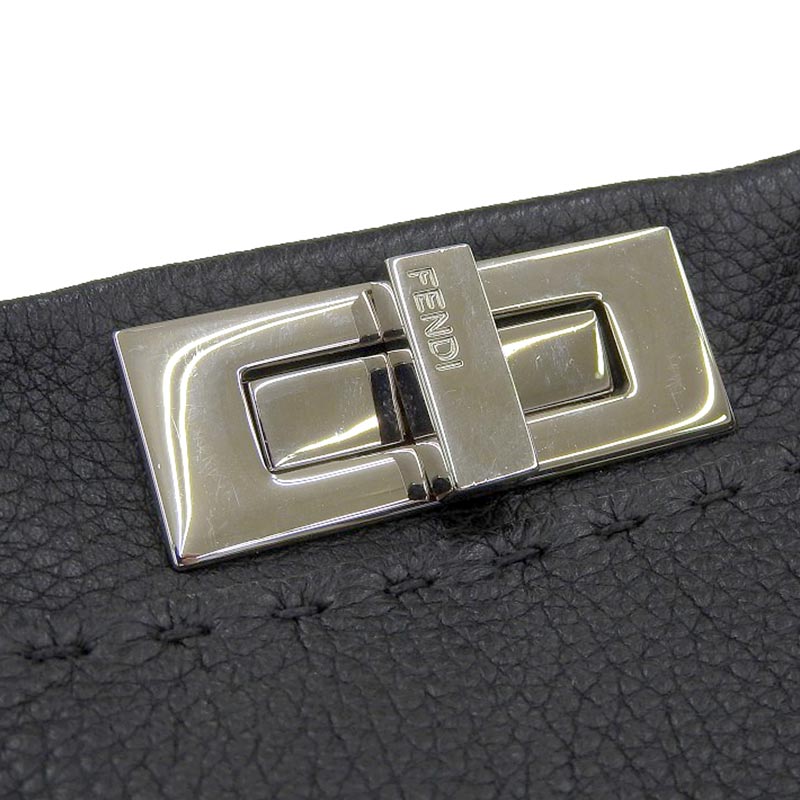 http://フェンディ%20FENDI%20ピーカブー%20セレリア%202WAYバッグ%20ハンドバッグ%20ショルダーバッグ%20レザー%20ブラック%208BN226%20中古%20OB1755