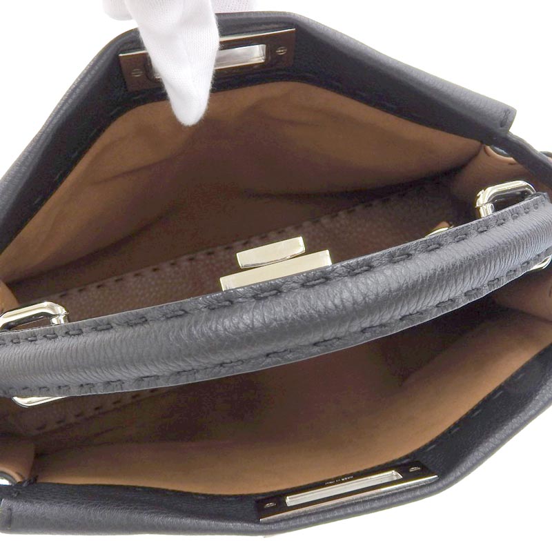 http://フェンディ%20FENDI%20ピーカブー%20セレリア%202WAYバッグ%20ハンドバッグ%20ショルダーバッグ%20レザー%20ブラック%208BN226%20中古%20OB1755