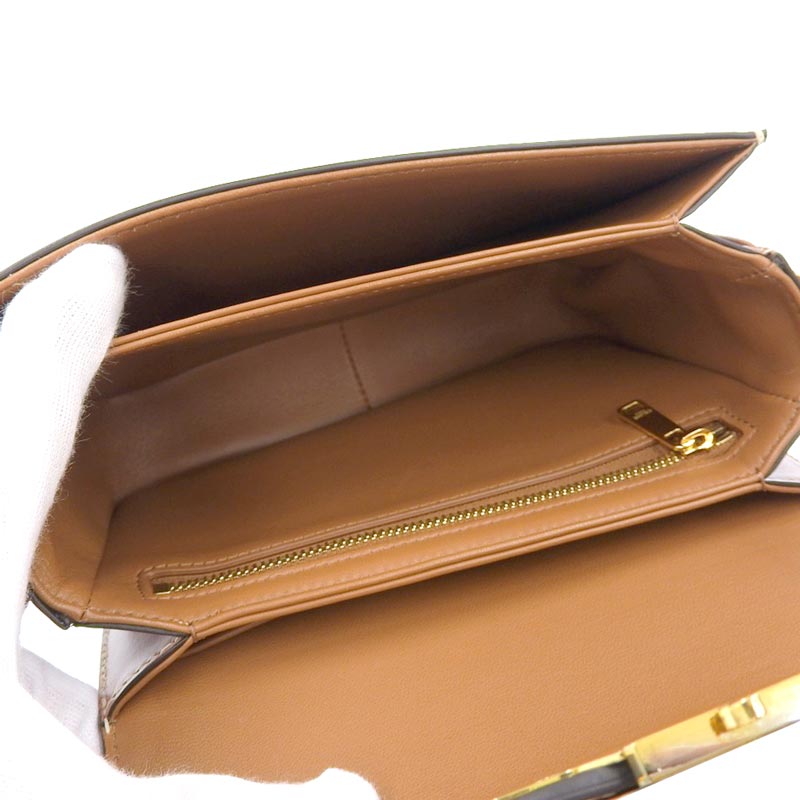 http://セリーヌ%20CELINE%20ティーン%20トリオンフバッグ%20ショルダーバッグ%20トリオンフキャンバス%20カーフスキン%20タン%20188882BZ4%20中古%20OB1757
