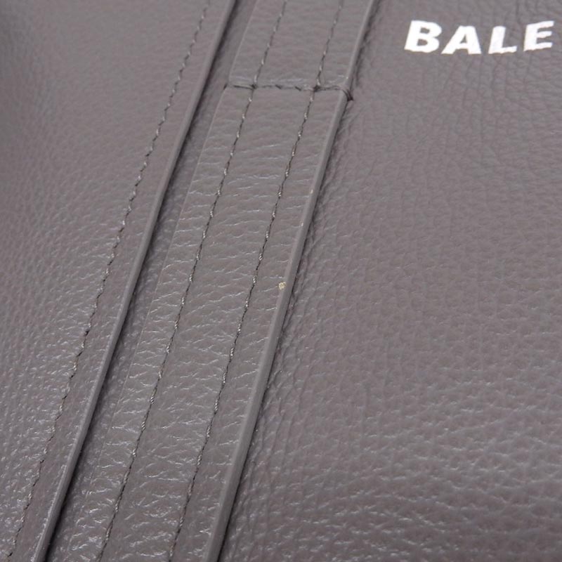 http://バレンシアガ%20BALENCIAGA%20エブリデイ%20ノースサウス%202WAYバッグ%20トートバッグ%20ショルダーバッグ%20レザー%20グレー%20672791%20中古%20OB1767