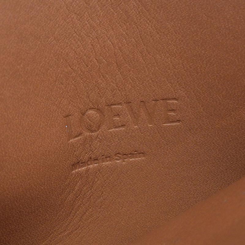http://ロエベ%20LOEWE%20ダイスポケット%20ショルダーバッグ%20レザー%20タン%20C630R12X01%20中古%20OB1777