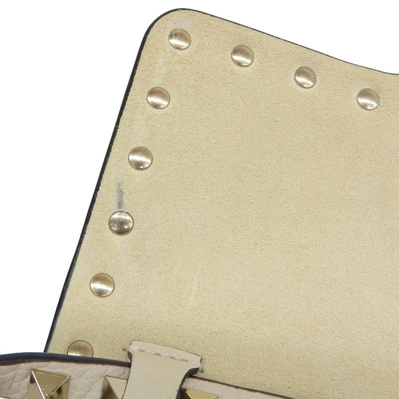 http://ヴァレンティノ%20VALENTINO%20ロック%20スタッズ%20スモール%20ショルダーバッグ%20クロスボディバッグ%20レザー%20ホワイト%20中古%20OB1778