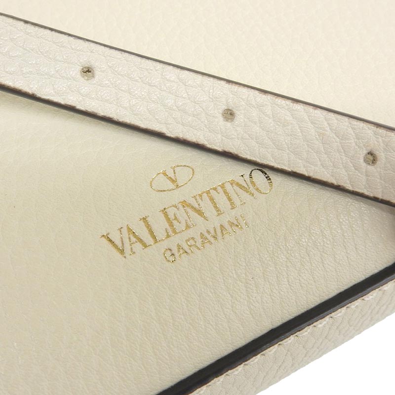 http://ヴァレンティノ%20VALENTINO%20ロック%20スタッズ%20スモール%20ショルダーバッグ%20クロスボディバッグ%20レザー%20ホワイト%20中古%20OB1778