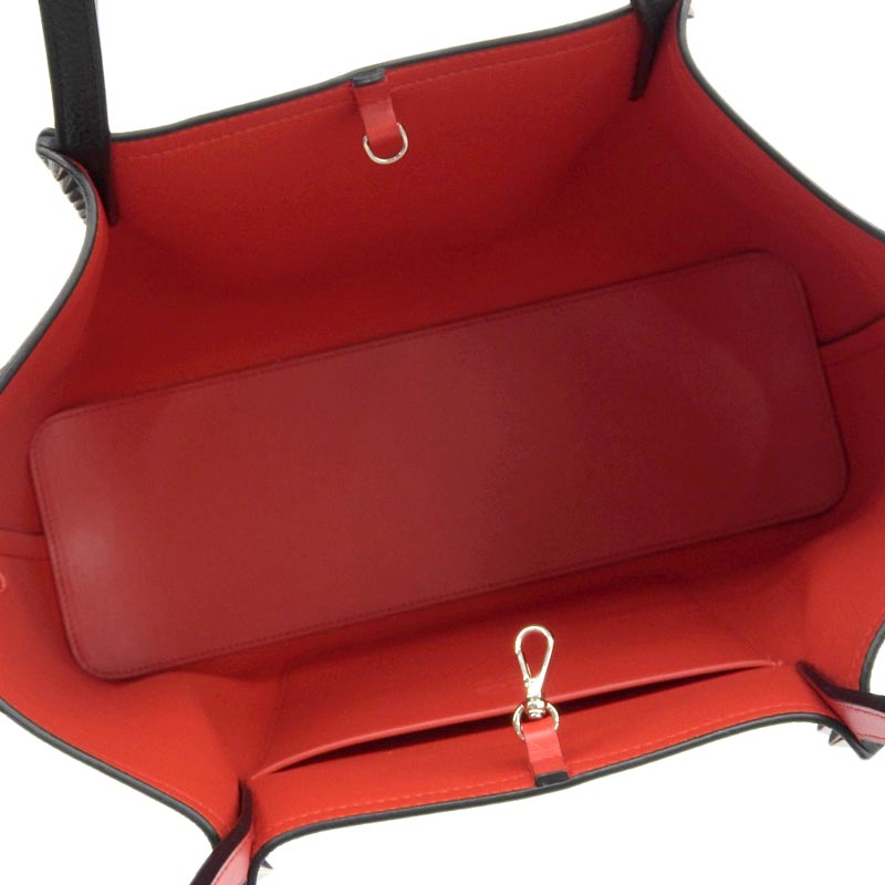 http://クリスチャンルブタン%20CHRISTIAN%20LOUBOUTIN%20スモールトート%20カバロック%20トートバッグ%20レザー%20ブラック/レッド%20中古%20OB1784