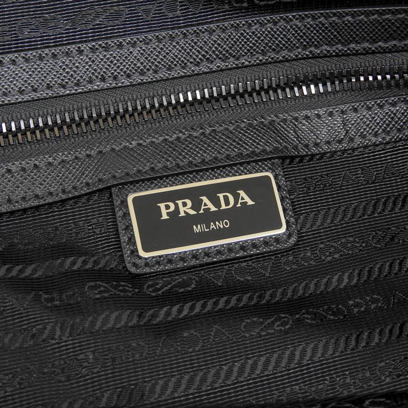 http://プラダ%20PRADA%202WAYバッグ%20トートバッグ%20ショルダーバッグ%20ナイロン/レザー%20ブラック%202VG064%20中古%20OB1788