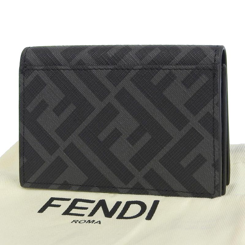 http://フェンディ%20FENDI%20カードケース%20名刺入れ%20ズッカ%20PVC%20レザー%20ブラック%20イエロー%207M0222%20中古%20OBB0550