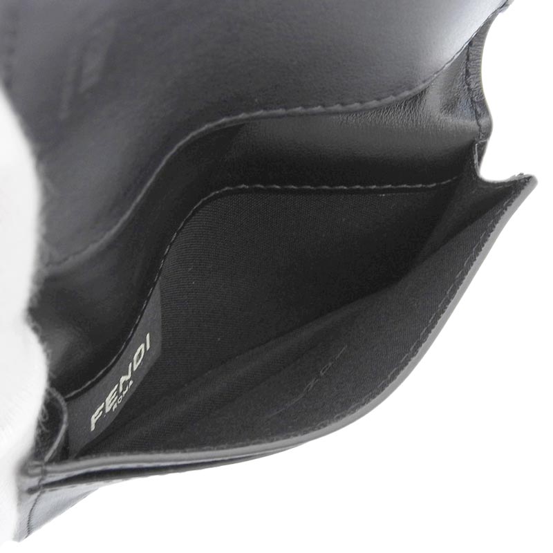 http://フェンディ%20FENDI%20カードケース%20名刺入れ%20ズッカ%20PVC%20レザー%20ブラック%20イエロー%207M0222%20中古%20OBB0550