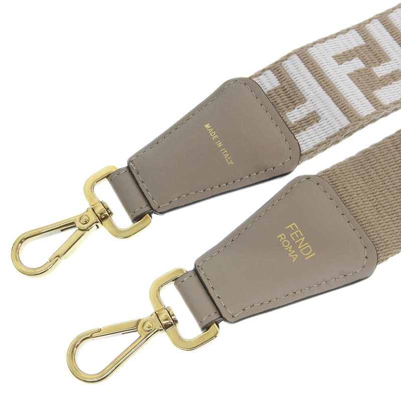 http://フェンディ%20FENDI%20ストラップユー%20ショルダーストラップ%20ズッカ%20キャンバス%20レザー%20ベージュ%20ホワイト%208AV386%20中古%20OBB0552