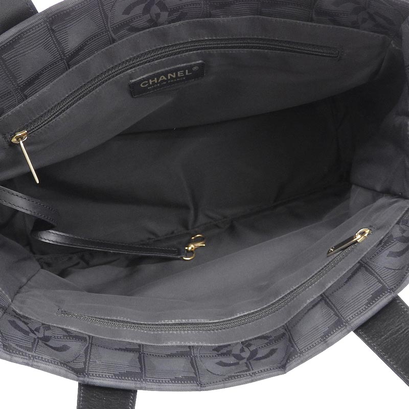http://シャネル%20CHANEL%20ニュートラベルラインPM%20トートバッグ%20ナイロン/レザー%20ブラック%208番台%20中古%20CH0913
