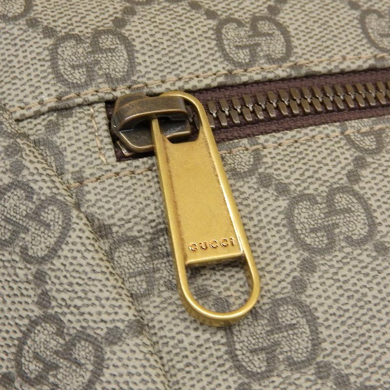 http://グッチ%20GUCCI%20GGスプリーム%20スケートボード%20バックパック%20リュックサック%20GGスプリームキャンバス%20ベージュ%20690999%20美品%20GU0575