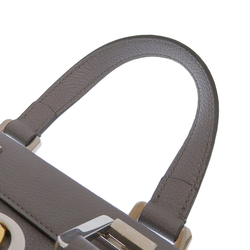 http://グッチ%20GUCCI%20ズゥミ%20スモール%202WAYバッグ%20トートバッグ%20ショルダーバッグ%20レザー%20グレー%20569712%20中古%20GU0580