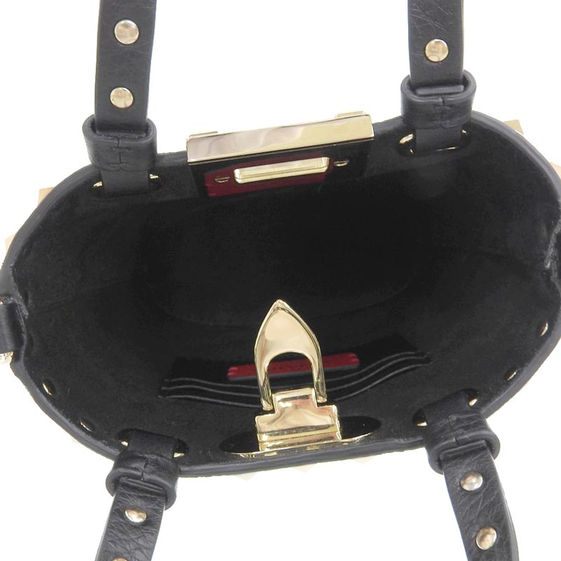 http://ヴァレンティノ%20VALENTINO%20クロスボディポーチ%202WAYバッグ%20ハンドバッグ%20ロックスタッズ%20レザー%20ブラック%20ZW2P0W31VSH%20中古%20OB1790