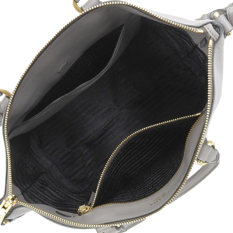 http://プラダ%20PRADA%202WAYバッグ%20ハンドバッグ%20ショルダーバッグ%20レザー%20グレー%201BA104%20中古%20OB1811