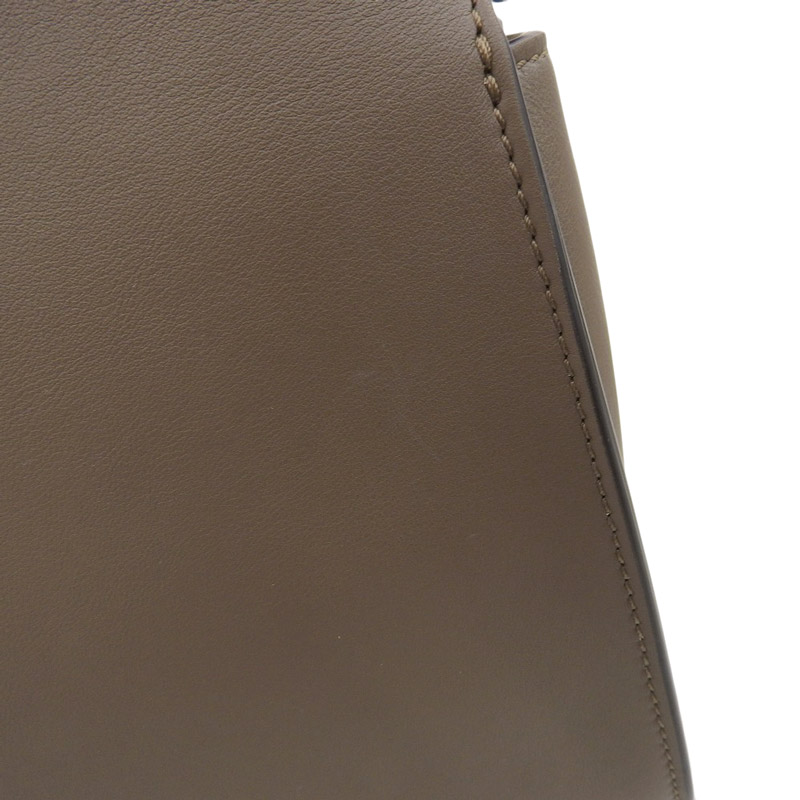 http://フェンディ%20FENDI%20ピーカブーエッセンシャリー%202WAYバッグ%20ハンドバッグ%20ショルダーバッグ%20レザー%20ブラウン%208BN302%20中古%20OB1813