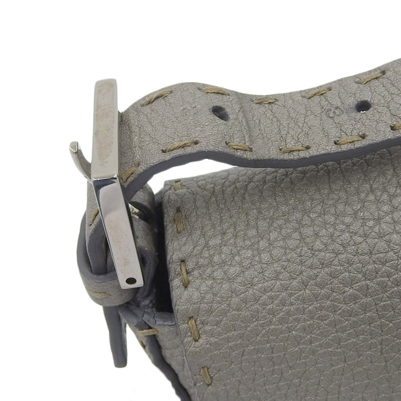 http://フェンディ%20FENDI%20セレリア%20マンマバケット%20ショルダーバッグ%20レザー%20シルバー%208BR101%20中古%20OB1815