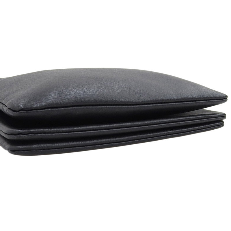 http://セリーヌ%20CELINE%20トリオ%20ショルダーバッグ%20斜め掛けショルダーバッグ%20レザー%20ブラック%20中古%20OB1816