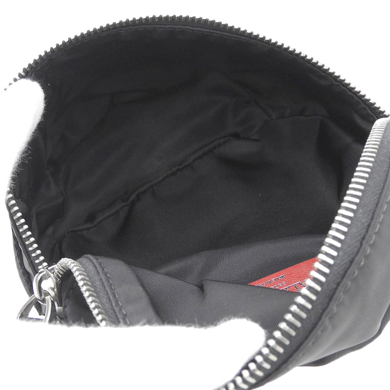 http://ヴァレンティノ%20VALENTINO%20VLTN%202WAYバッグ%20ショルダーバッグ%20ボディバッグ%20ベルトバッグ%20ナイロン%20ブラック%20中古%20OB1818