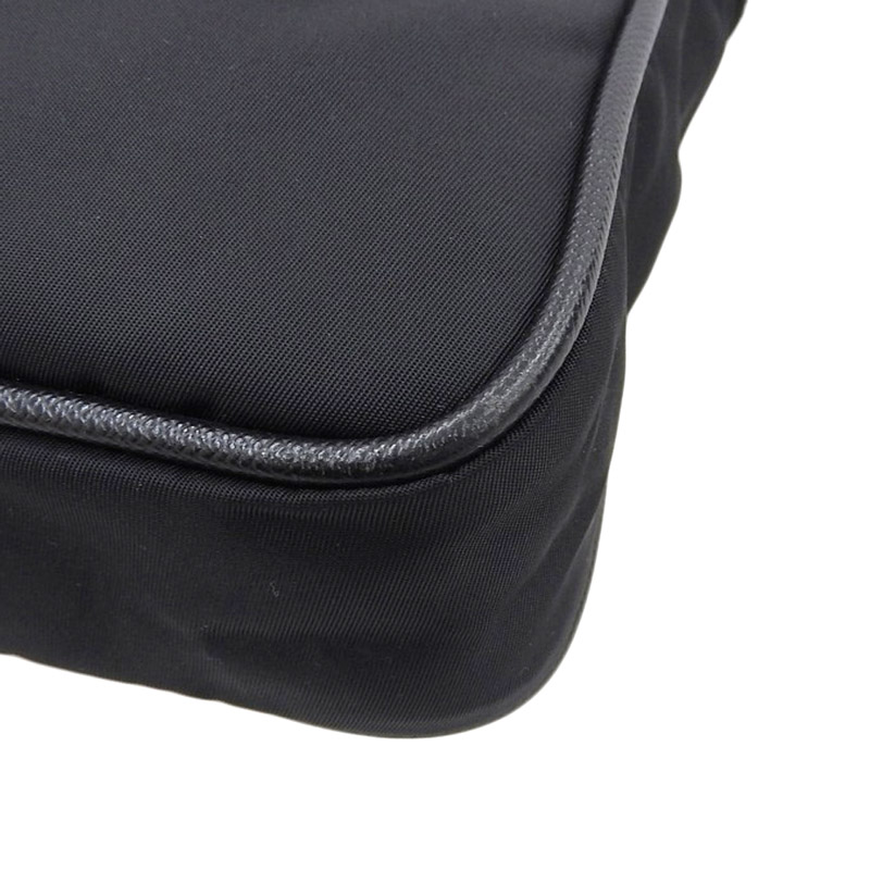 http://プラダ%20PRADA%20ショルダーバッグ%20斜め掛けショルダー%20ナイロン%20ブラック%20中古%20OB1820