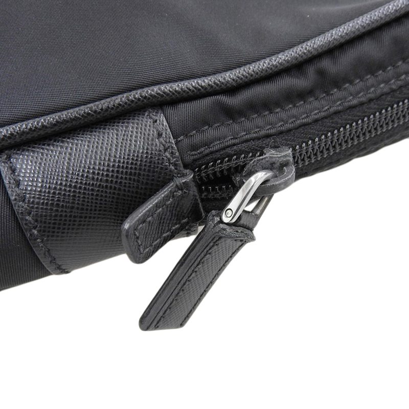 http://プラダ%20PRADA%20ショルダーバッグ%20斜め掛けショルダー%20ナイロン%20ブラック%20中古%20OB1820