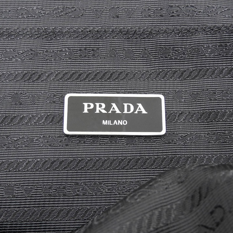 http://プラダ%20PRADA%20ショルダーバッグ%20斜め掛けショルダー%20ナイロン%20ブラック%20中古%20OB1820