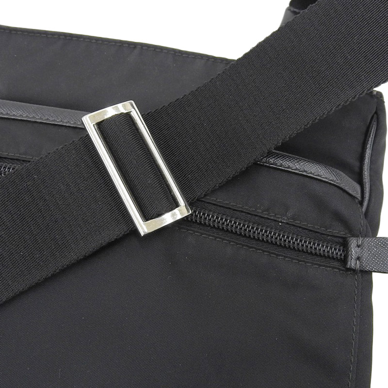 http://プラダ%20PRADA%20ショルダーバッグ%20ナイロン%20ブラック%20中古%20OB1821