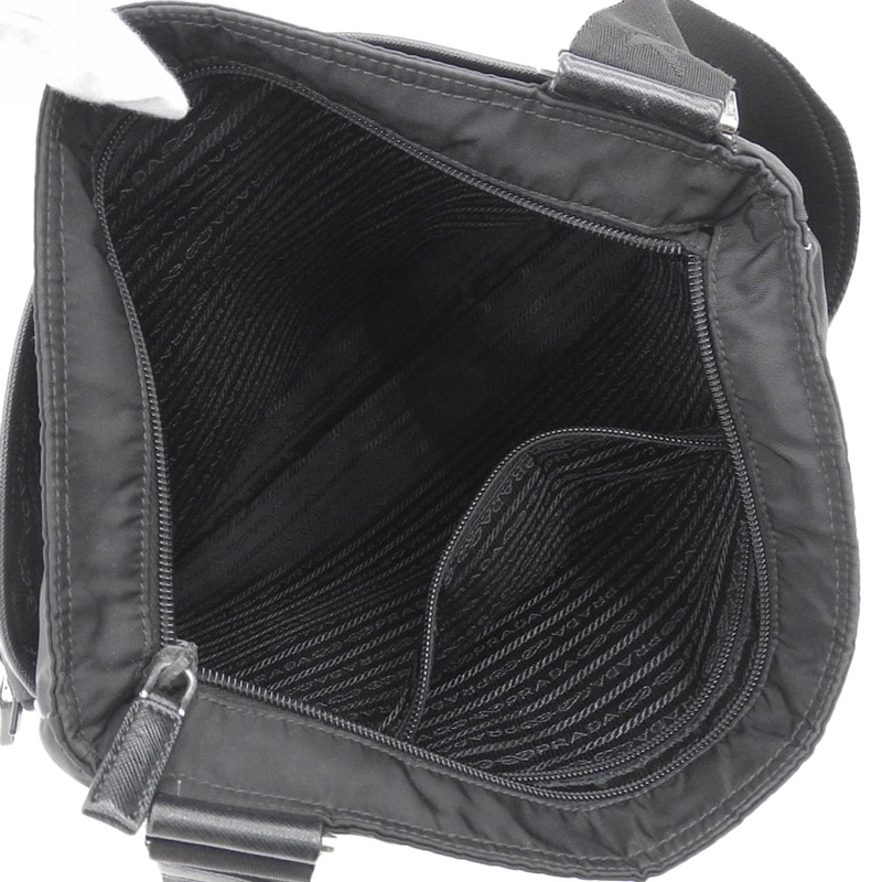 http://プラダ%20PRADA%20ショルダーバッグ%20ナイロン%20ブラック%20中古%20OB1821
