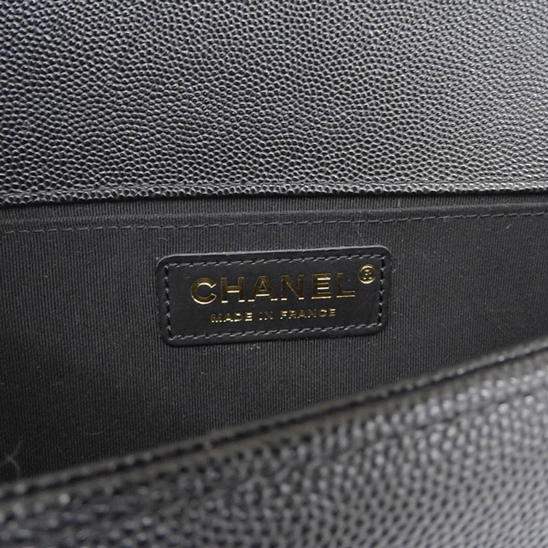 http://シャネル%20CHANEL%20ボーイシャネル%20マトラッセ%20ショルダーバッグ%20キャビアスキン%20ブラック%20A67086%2029番台%20美品%20CH0918