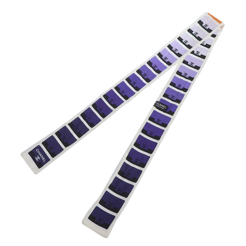 http://シャネル%20CHANEL%20ツイリー%20スカーフ%20ココマーク%20シルク%20ホワイト系%20マルチカラー%20中古%20CH0919