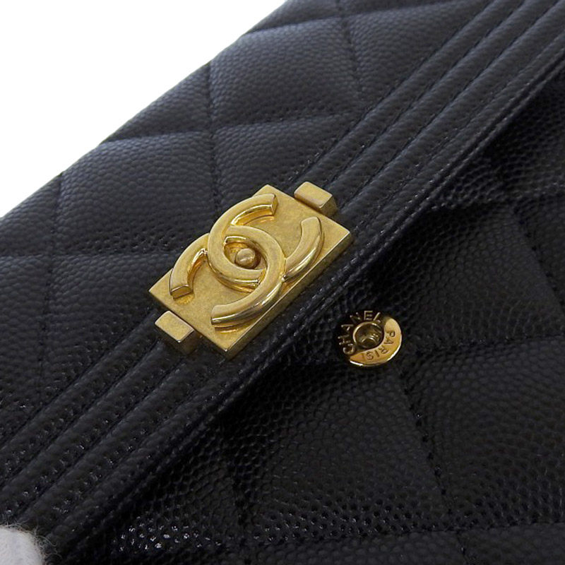http://シャネル%20CHANEL%20ボーイシャネル%20長財布%20キャビアスキン%20ブラック%20A80286%2031番台%20中古%20CH0920