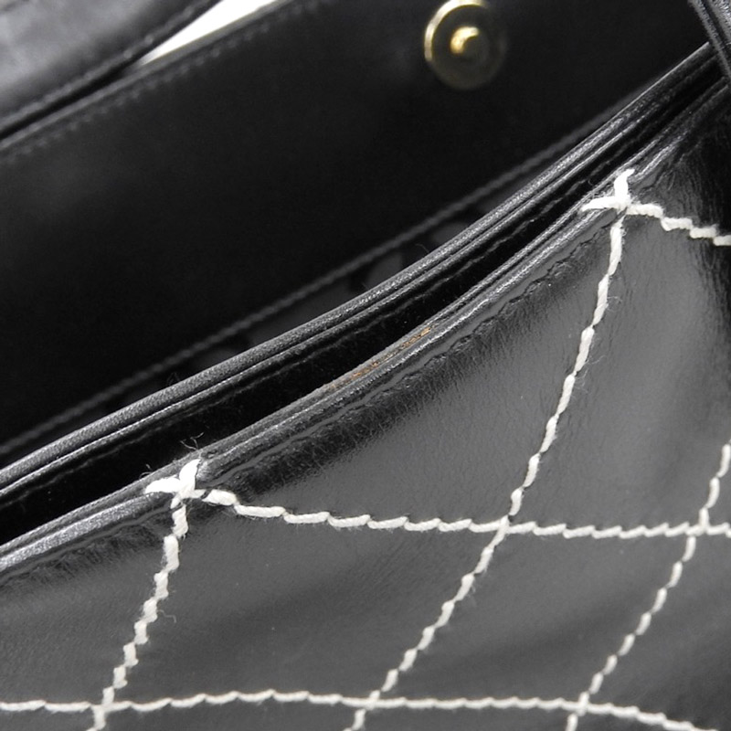http://シャネル%20CHANEL%20ワイルドステッチ%20トートバッグ%20レザー%20ブラック%20中古%20CH0921