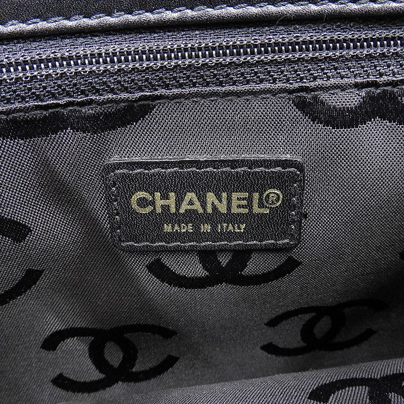 http://シャネル%20CHANEL%20ワイルドステッチ%20トートバッグ%20レザー%20ブラック%20中古%20CH0921