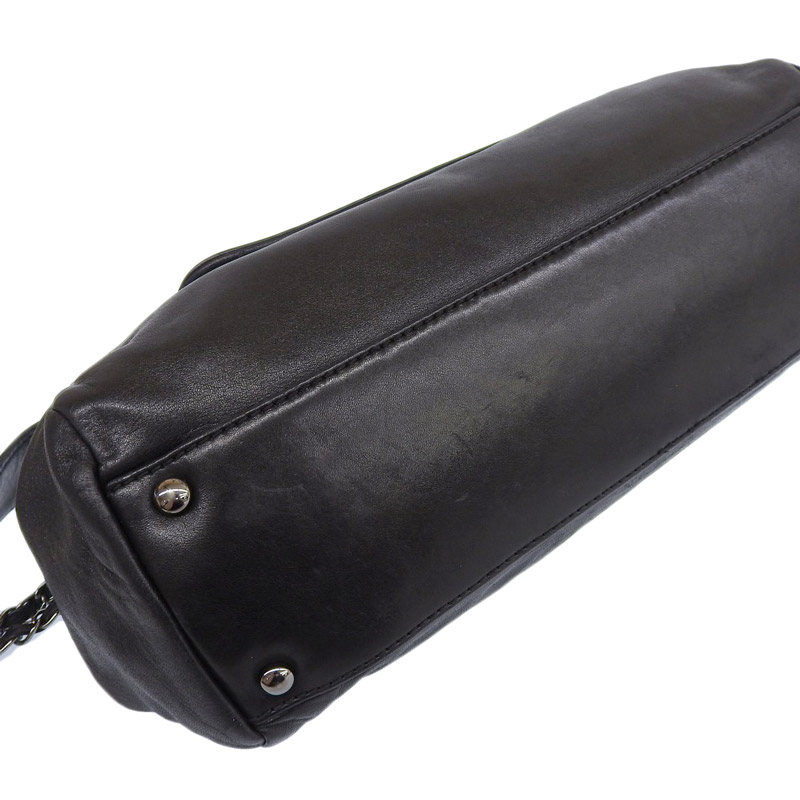 http://シャネル%20CHANEL%20ショルダーバッグ%20チェーントート%20レザー%20ブラック%2010番台%20中古%20CH0924