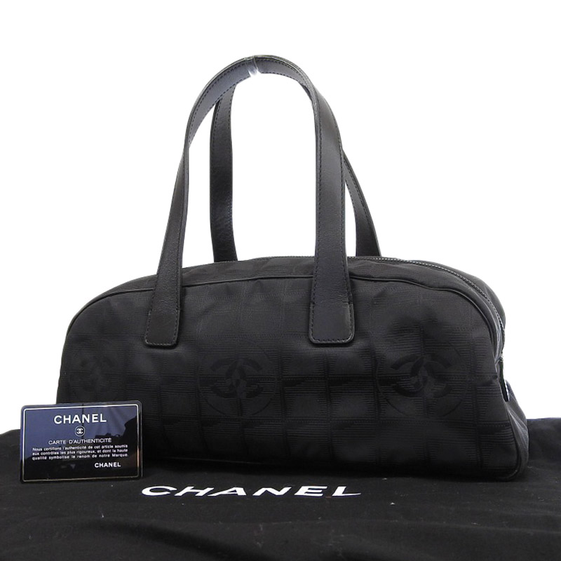 http://シャネル%20CHANEL%20ニュートラベルライン%20ミニボストン%20ハンドバッグ%20ナイロン/レザー%20ブラック%206番台%20中古%20CH0926
