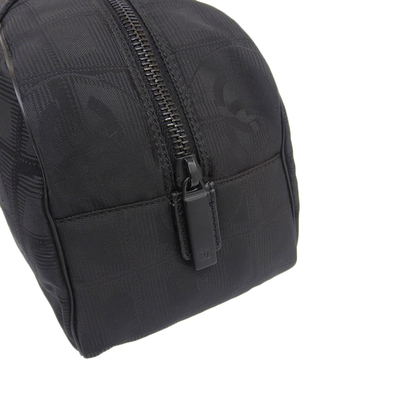 http://シャネル%20CHANEL%20ニュートラベルライン%20ミニボストン%20ハンドバッグ%20ナイロン/レザー%20ブラック%206番台%20中古%20CH0926
