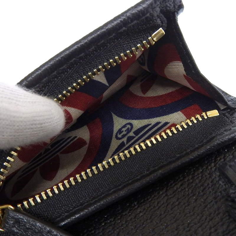 http://グッチ%20GUCCI%20アディダスコラボ%20ショルダーウォレット%20レザー%20ブラック/ホワイト%20702248%20美品%20GU0586