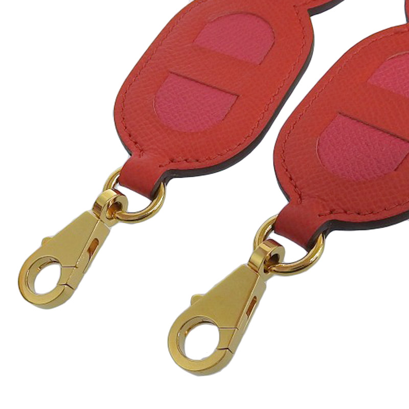 http://エルメス%20HERMES%20マイヨン%20シェーヌダンクル%20ショルダーストラップ%20レザー%20GP金具%20レッド/ピンク%20Y刻印%202020年%20中古%20HE0936