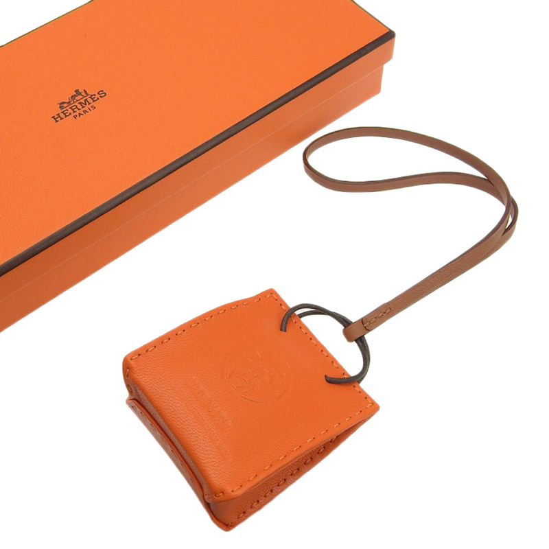 http://エルメス%20HERMES%20サック・オランジュ%20バッグチャーム%20オレンジ%20Y刻印%202020年%20美品%20HE0940