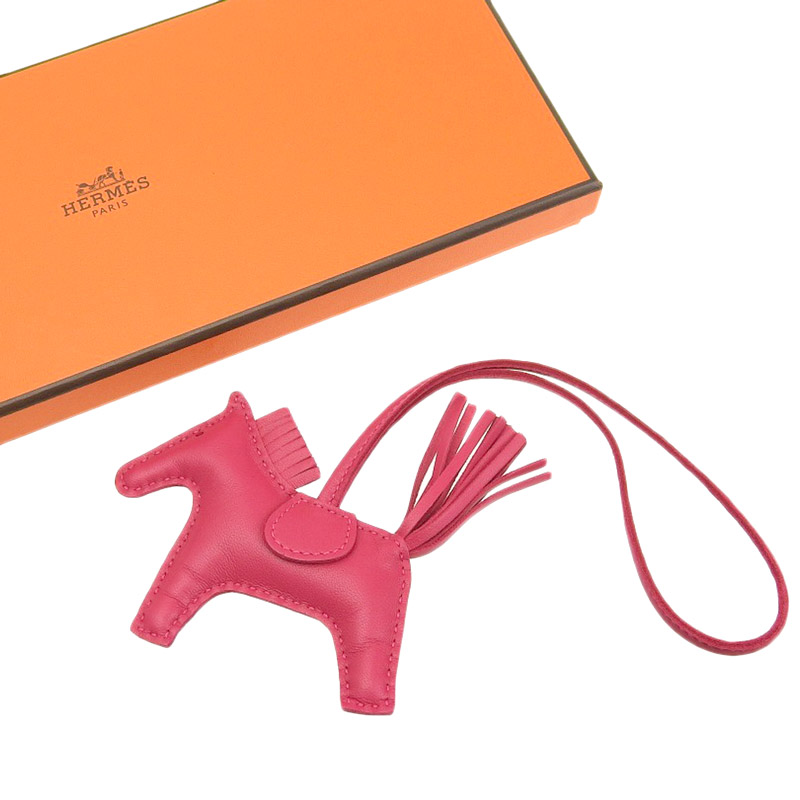http://エルメス%20HERMES%20ロデオPM%20バッグチャーム%20アニョーミロ%20ローズメキシコ%20Y刻印%202020年%20美品%20HE0941