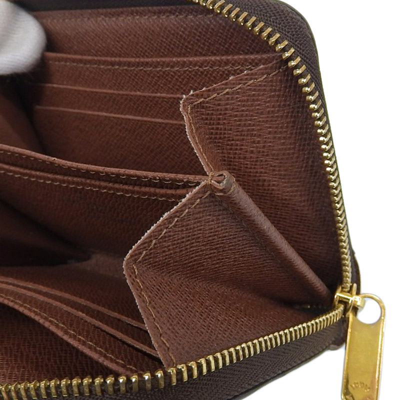 http://ルイヴィトン%20LOUIS%20VUITTON%20モノグラム%20ジッピー・コインパース%20コインケース%20コンパクトウォレット%20小銭入れ%20M60067%20中古%20LV1562