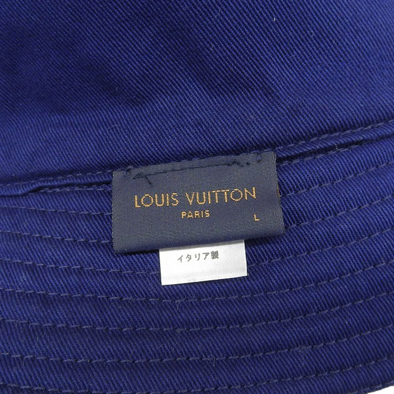 http://ルイヴィトン%20LOUIS%20VUITTON%20シャプカ%20LVグラフィカル%20バケットハット%20リバーシブル%20ネイビー/ホワイト%20L%20M77623%20中古%20LV1571