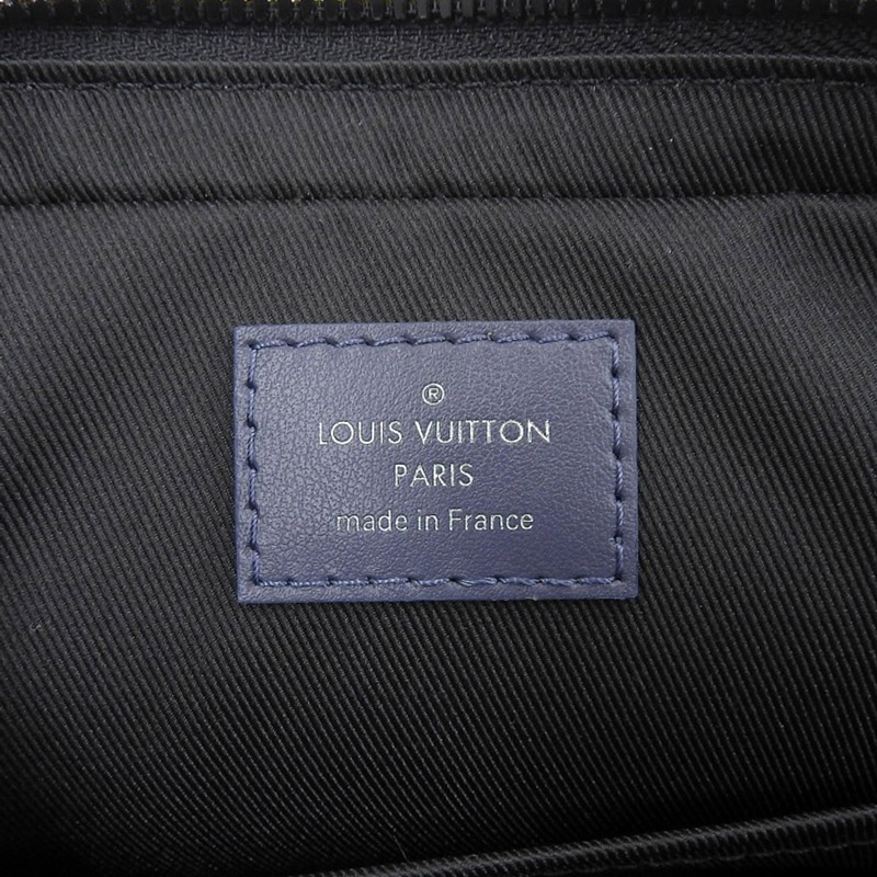 http://ルイヴィトン%20LOUIS%20VUITTON%20モノグラム・シャドウ%20デュオ・メッセンジャー%20ショルダーバッグ%20ネイビー%20M45730%20中古%20LV1574