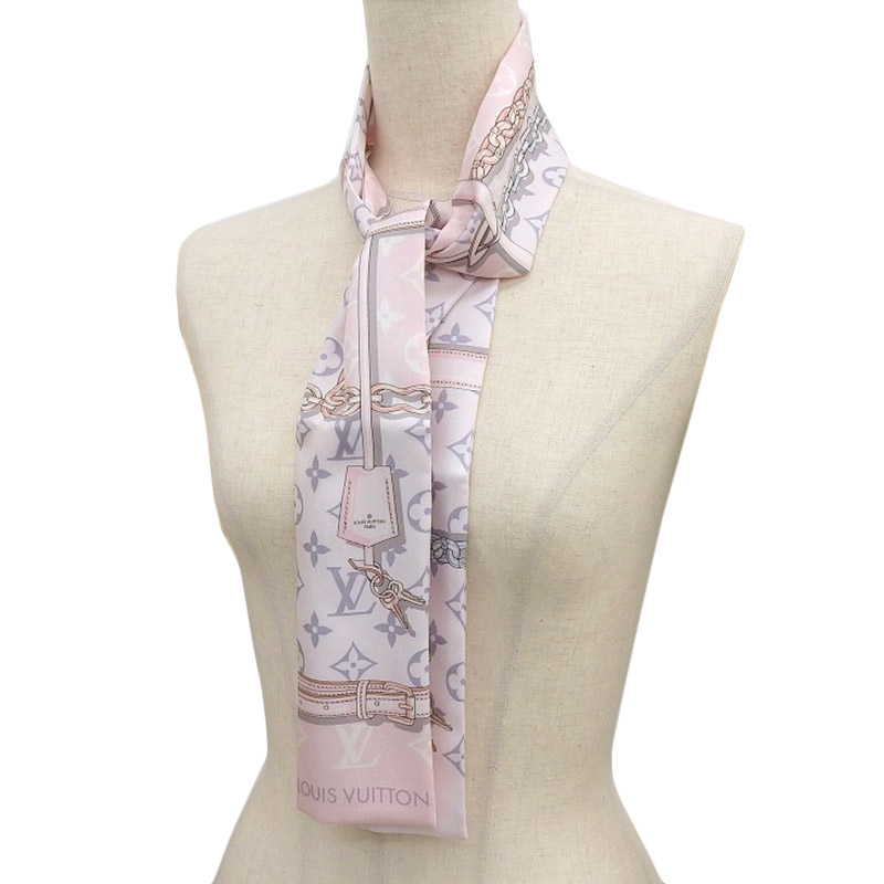 http://ルイヴィトン%20LOUIS%20VUITTON%20バンドー%20モノグラムコンフィデンシャル%20バンドー%20スカーフ%20シルク%20ローズクレール%20M70637%20中古%20LV1575