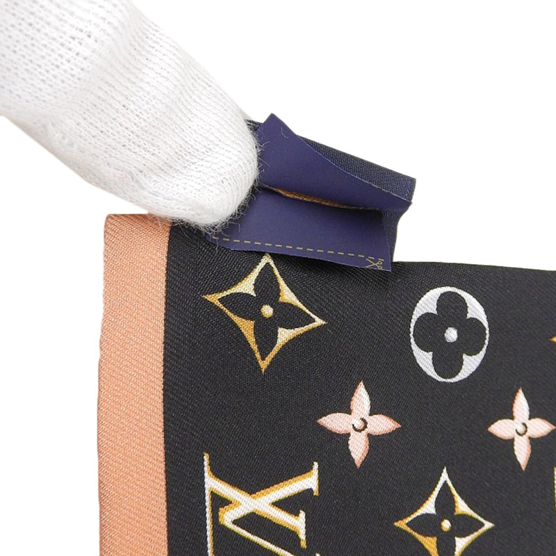 http://ルイヴィトン%20LOUIS%20VUITTON%20バンドー・ヴィヴィエンヌ%20アンド%20ビヨンド%20バンドー%20スカーフ%20シルク%20ブラック%20M78132%20中古%20LV1602